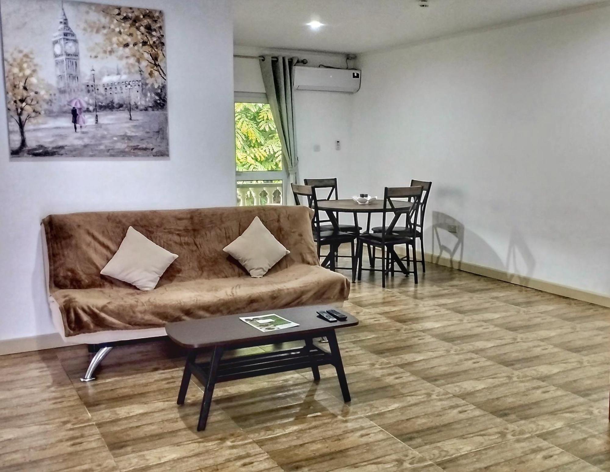 Dovass Self Catering Apartments Takamaka Luaran gambar