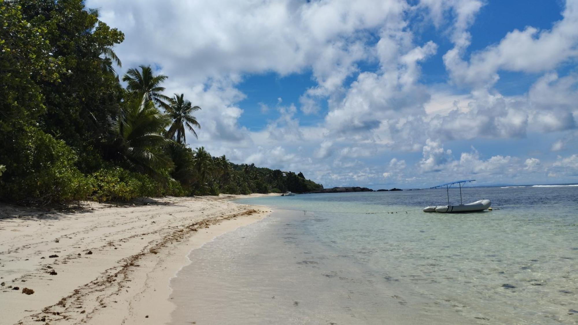 Dovass Self Catering Apartments Takamaka Luaran gambar