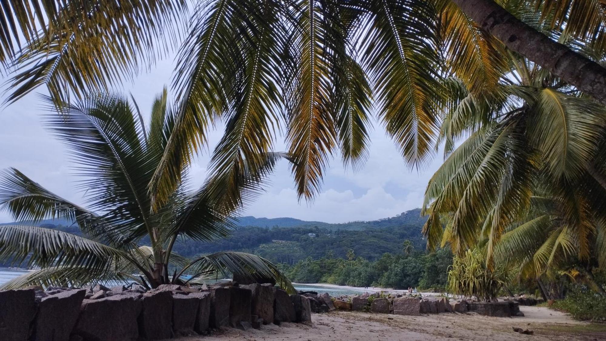 Dovass Self Catering Apartments Takamaka Luaran gambar