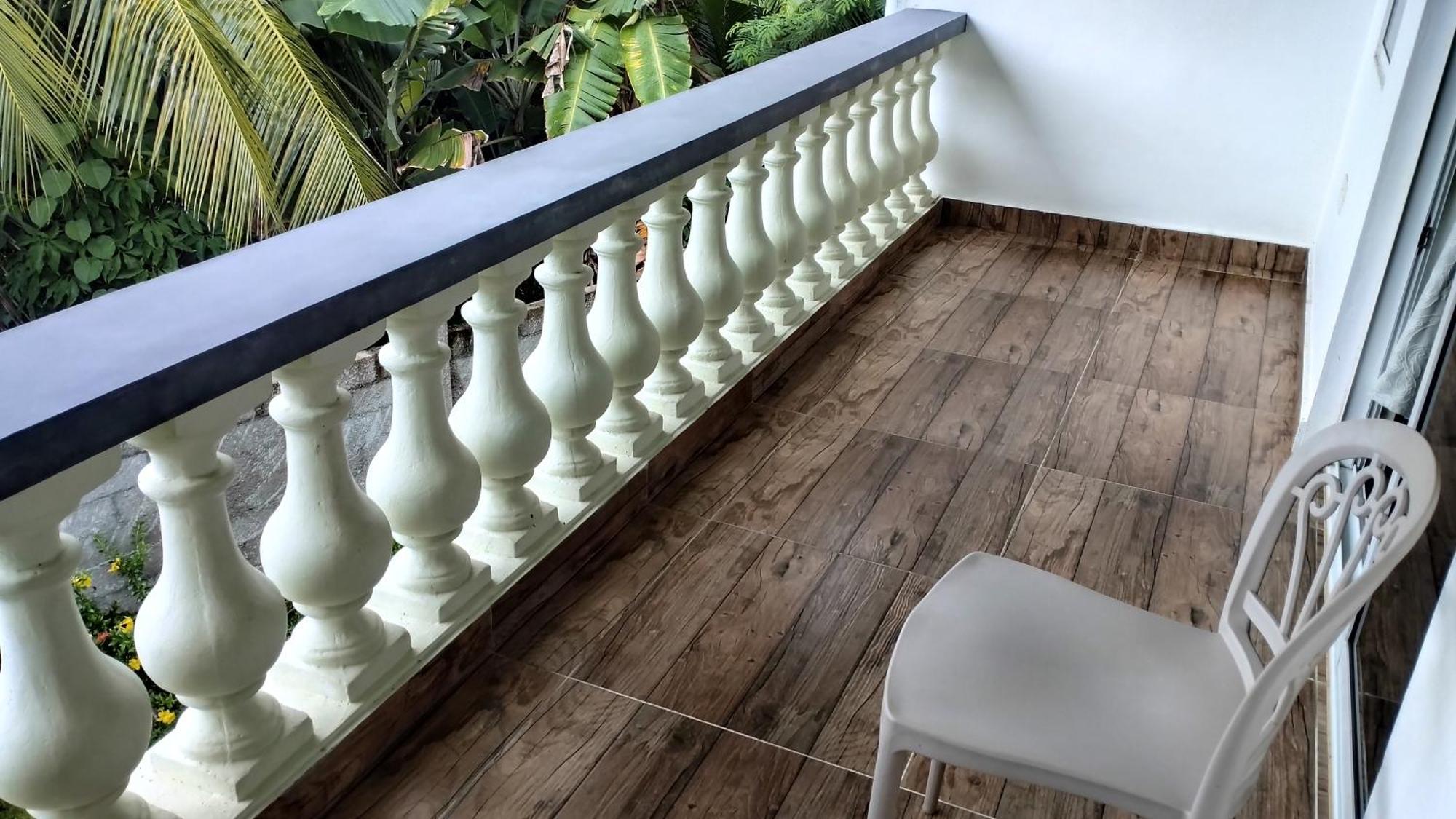 Dovass Self Catering Apartments Takamaka Luaran gambar