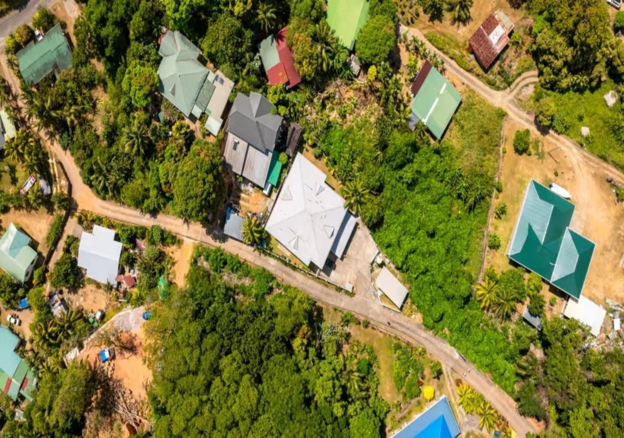 Dovass Self Catering Apartments Takamaka Luaran gambar