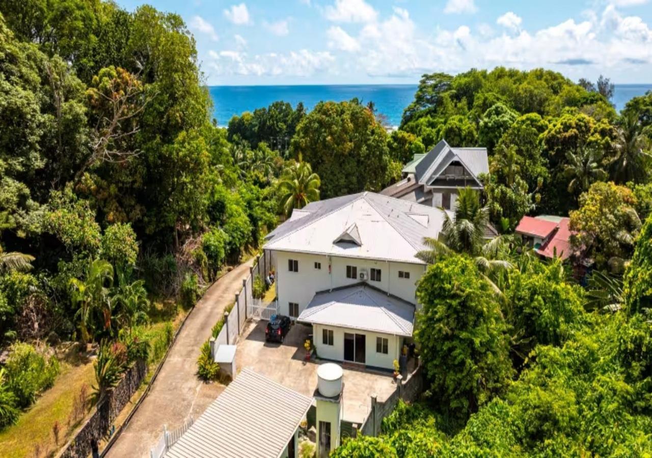 Dovass Self Catering Apartments Takamaka Luaran gambar